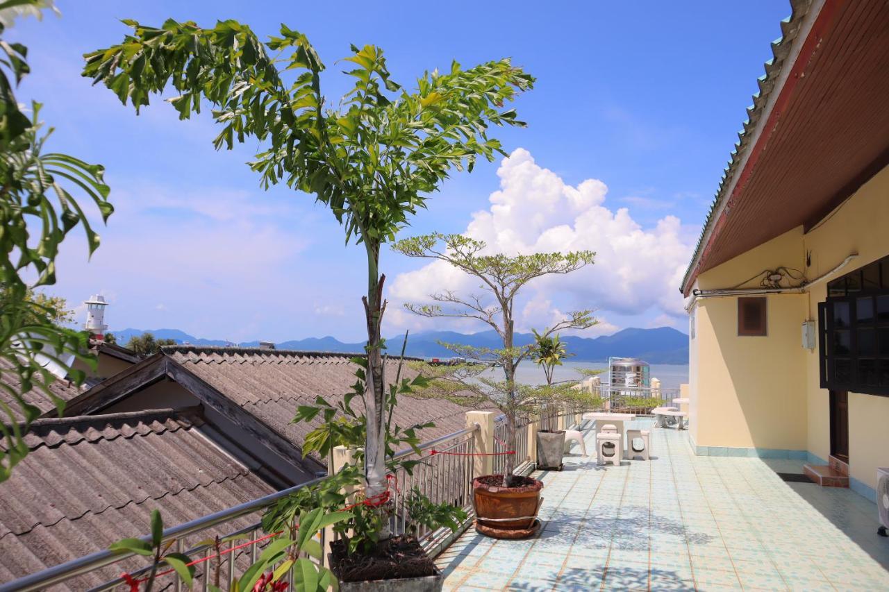 Ban Sulada Guest House Laem Ngop Exterior photo