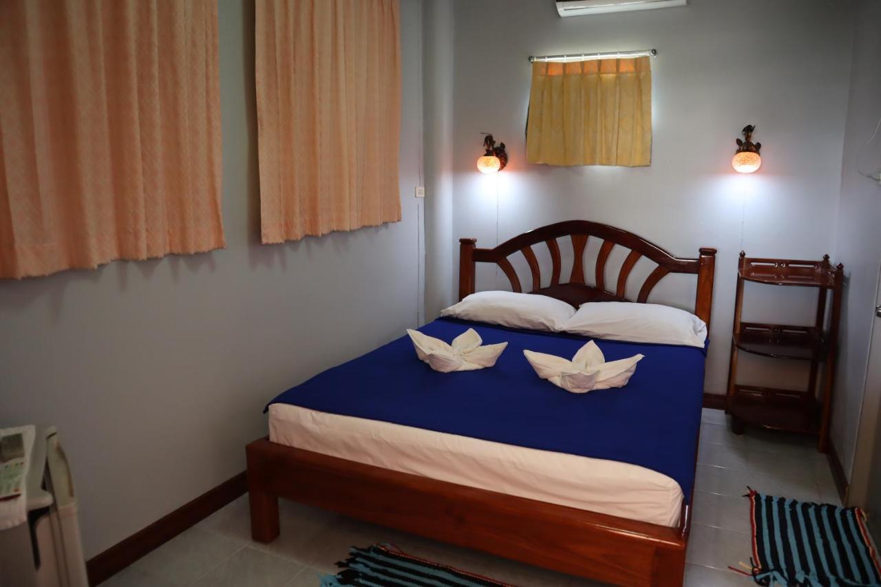Ban Sulada Guest House Laem Ngop Exterior photo