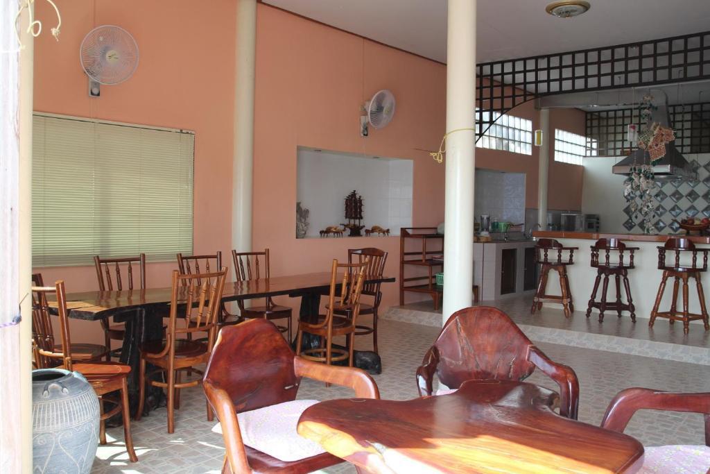 Ban Sulada Guest House Laem Ngop Exterior photo