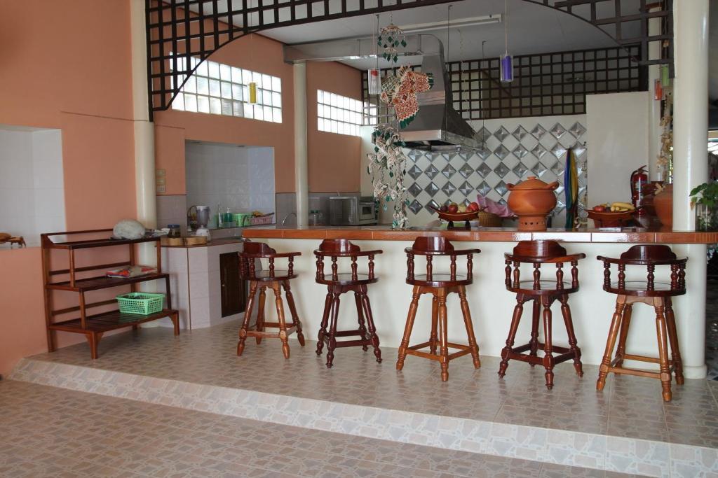 Ban Sulada Guest House Laem Ngop Exterior photo